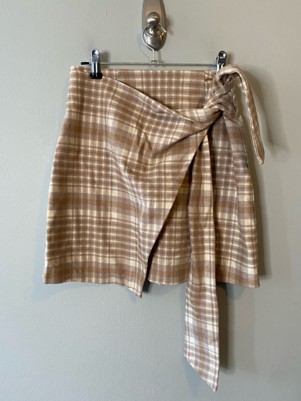 Aritzia Wilfred Dorine Plaid Wool Blend Wrap Mini Skirt - Picture 2 of 6